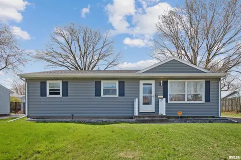 2343 W Dover Ct, Davenport, IA 52804