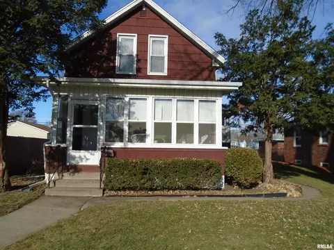 2308 W High St, Davenport, IA 52804