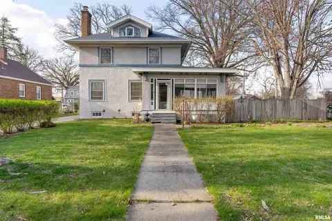 1116 E High St, Davenport, IA 52803
