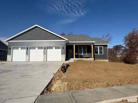 2124 Meadowview Ct, Dewitt, IA 52742