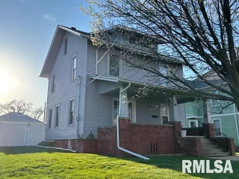 713 Henry St, Kewanee, IL 61443