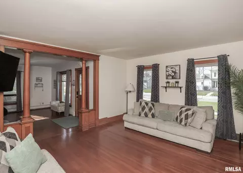 228 E Main St, Geneseo, IL 61254 photo 10