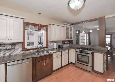 228 E Main St, Geneseo, IL 61254 photo 17