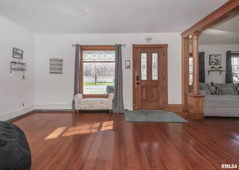 228 E Main St, Geneseo, IL 61254 photo 5