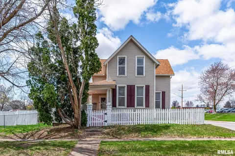 1405 W Lombard St, Davenport, IA 52804