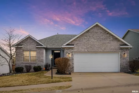 13 Hidden Valley Cir, Davenport, IA 52804