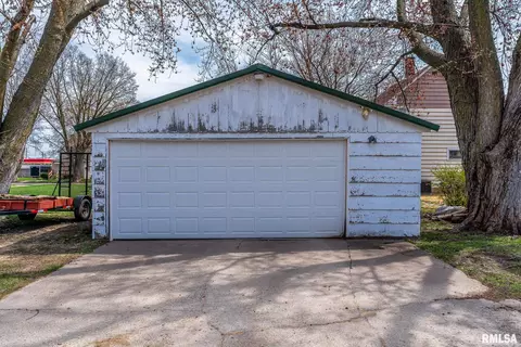 1510 Pershing Blvd, Clinton, IA 52732 photo 3