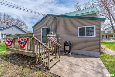 1510 Pershing Blvd, Clinton, IA 52732 photo 2