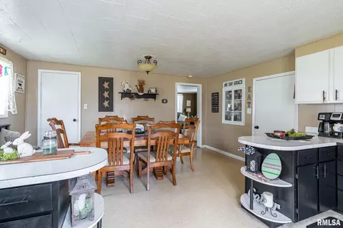 1510 Pershing Blvd, Clinton, IA 52732 photo 4