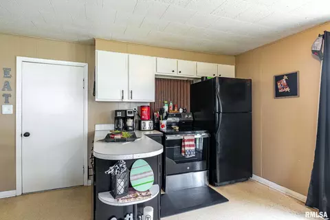 1510 Pershing Blvd, Clinton, IA 52732 photo 6