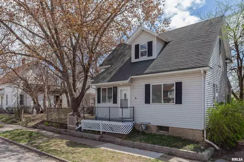 2307 Boies Ave, Davenport, IA 52802