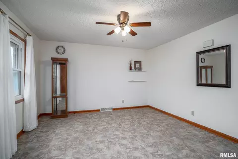 1414 18th Ave, Silvis, IL 61282 photo 5