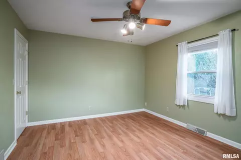 1414 18th Ave, Silvis, IL 61282 photo 11