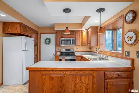 1414 18th Ave, Silvis, IL 61282 photo 8