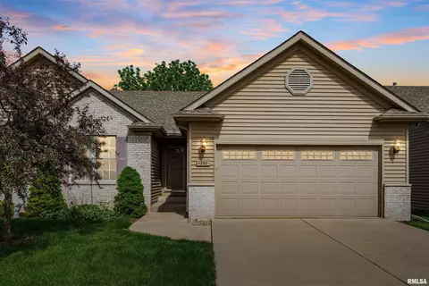 1357 Pinnacle Pines Ct, Bettendorf, IA 52722