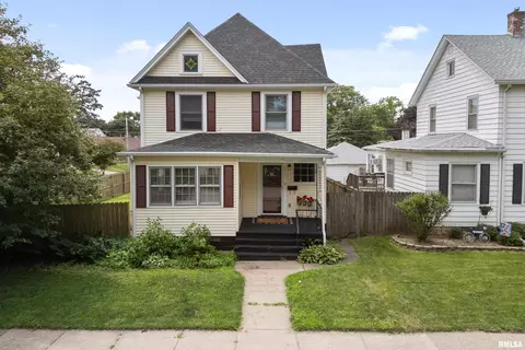 2302 Western Ave, Davenport, IA 52803