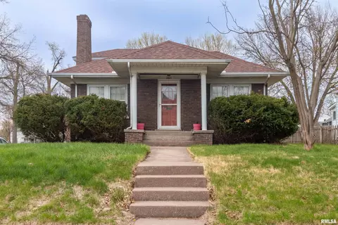 2671 Main St, Davenport, IA 52803