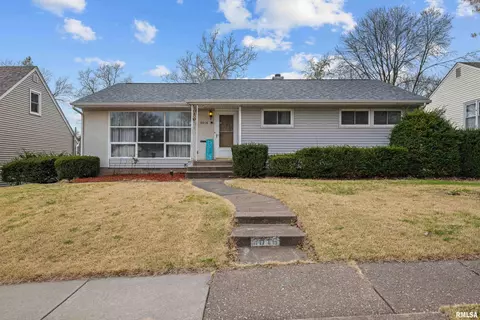 3016 Tremont Ave, Davenport, IA 52803