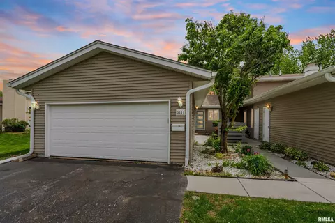 3111 Parkwild Dr, Bettendorf, IA 52722