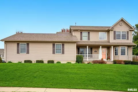 5968 Star View Dr, Bettendorf, IA 52722
