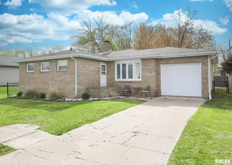 1407 53rd St, Moline, IL 61265