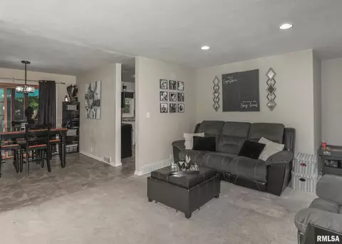 1407 53rd St, Moline, IL 61265 photo 8