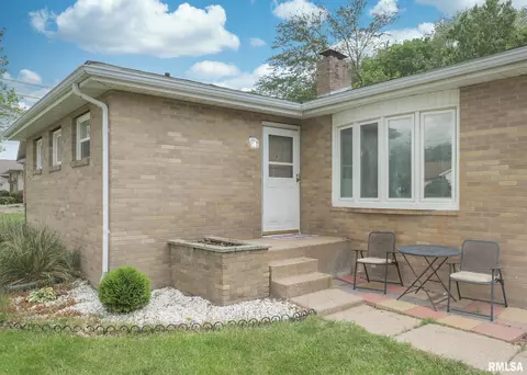 1407 53rd St, Moline, IL 61265 photo 3