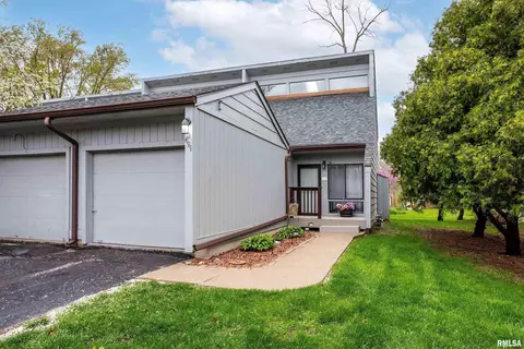 499 44th Avenue Ct, East Moline, IL 61244