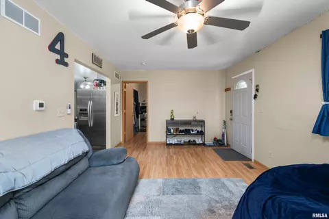 171 Hero St, Silvis, IL 61282 photo 3