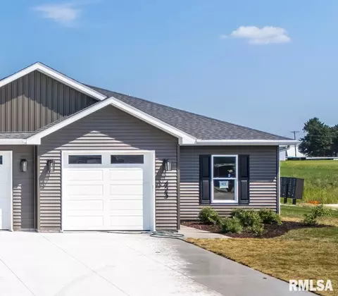 423 N 4th Ave, Eldridge, IA 52748