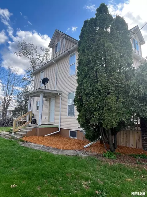 307 E Central Blvd, Kewanee, IL 61443 photo 2