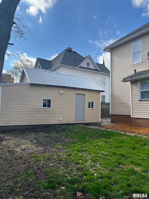 307 E Central Blvd, Kewanee, IL 61443 photo 6