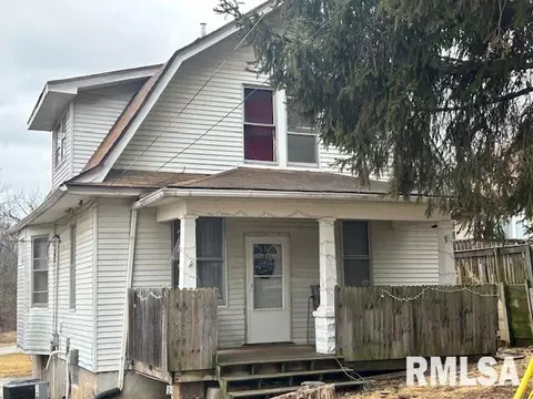4515 Ricker Hill Rd, Davenport, IA 52802