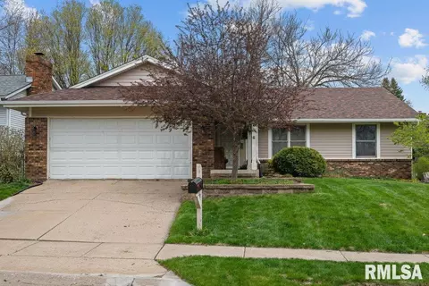 1524 W 46th Pl, Davenport, IA 52806