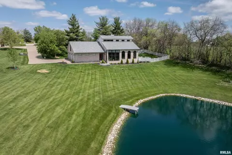 5620 Ridgeline Dr, Quincy, IL 62305
