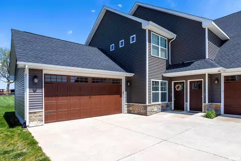 3036 Shanes Way, Bettendorf, IA 52722