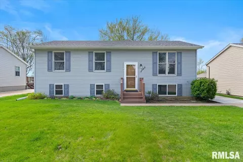 1733 W 58th St, Davenport, IA 52806