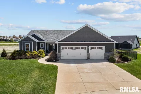 4877 Mason Run, Bettendorf, IA 52722