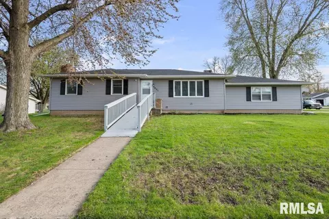 1651 S 7th Ave, Clinton, IA 52732