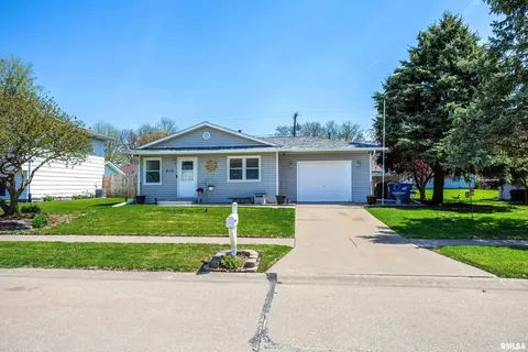 413 N 6th St, Eldridge, IA 52748 photo 23