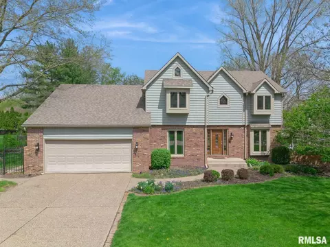 5039 Norwood Dr, Bettendorf, IA 52722