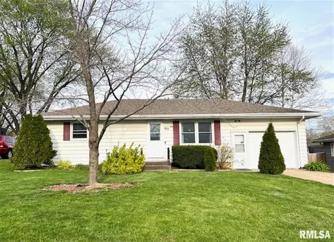 407 N Walnut St, Maquoketa, IA 52060