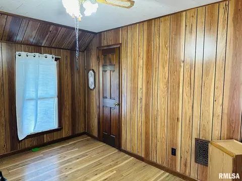 128 11th St, Silvis, IL 61282 photo 17