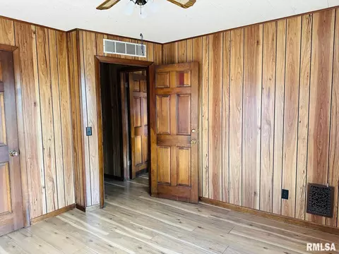 128 11th St, Silvis, IL 61282 photo 15