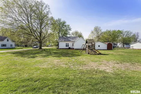 301 W Jackson St, Joy, IL 61260 photo 2