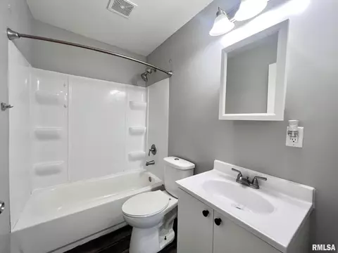 320 E 8th St, Milan, IL 61264 photo 8