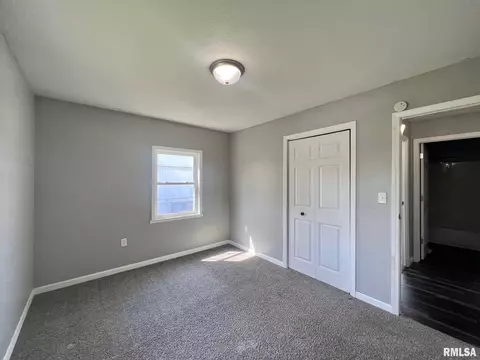 320 E 8th St, Milan, IL 61264 photo 5