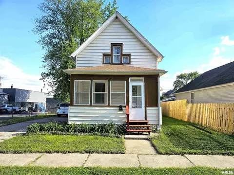 1731 W 5th St, Davenport, IA 52802