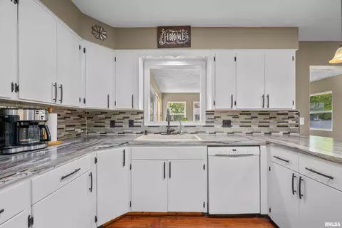 618 E Chestnut St, Geneseo, IL 61254 photo 4