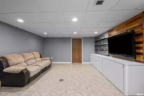 618 E Chestnut St, Geneseo, IL 61254 photo 12